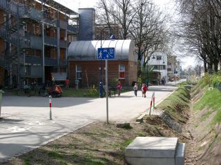 Regenwassergraben südlich Walter-Gropius-Strasse 22