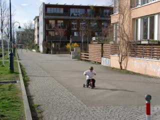 Dreirad auf Radweg Vaubanallee